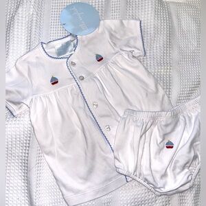 Little English 18m NWT diaper set